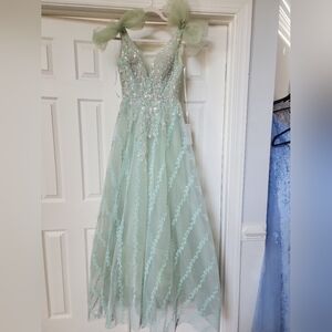 Mac Duggal 20313Regular price$798.00 USD